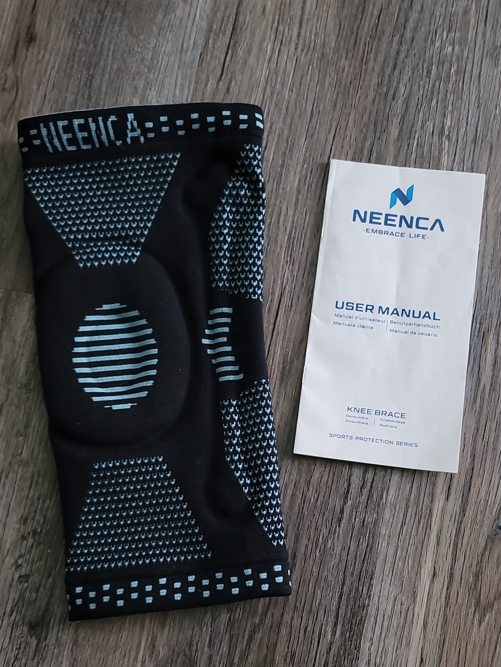 Men’s Black & Light Blue Knee Brace Compression Sleeve Size M